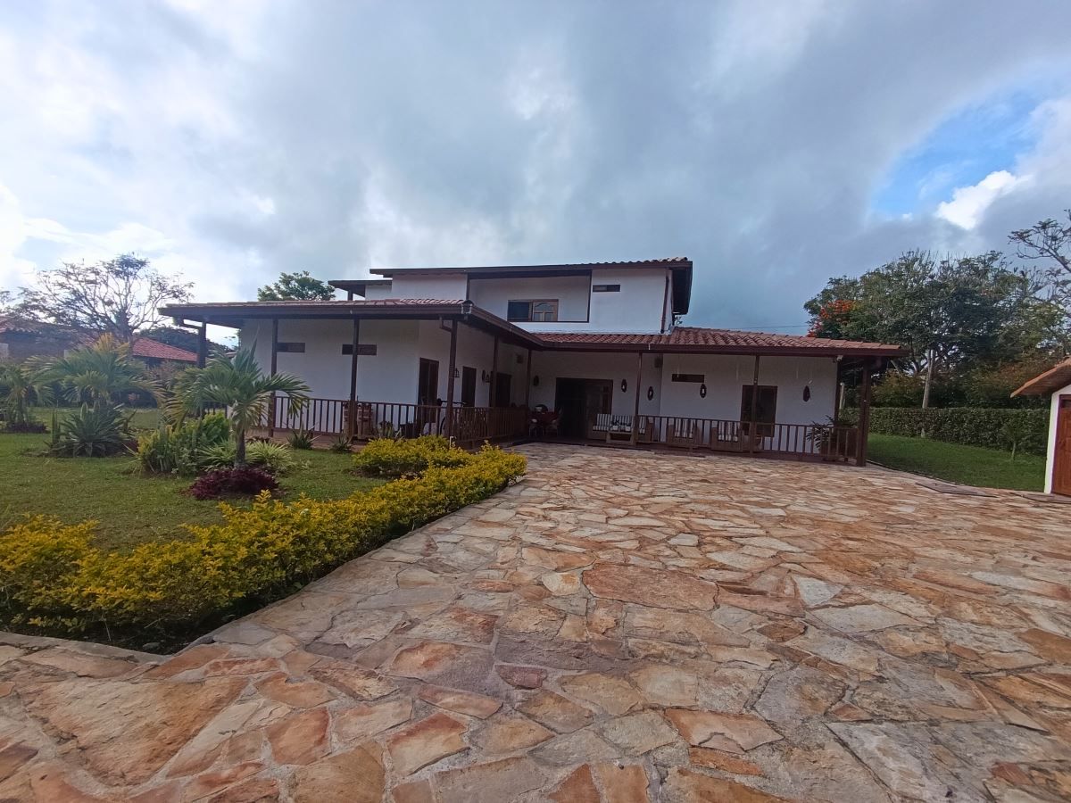 Casa en venta Santander Piedecuesta Piedecuesta 340 m2 Habitaciones 4 Baños 6 Garajes 5 Precio $920000000