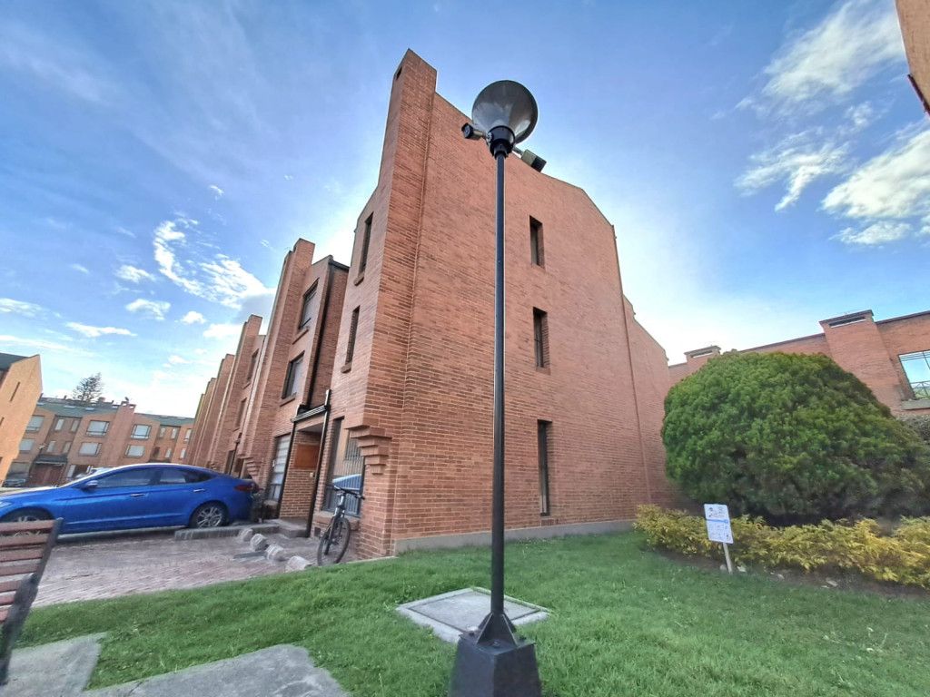 Casa en venta Cundinamarca Bogotá La Liberia 152 m2 Habitaciones 3 Baños 4 Garajes 2 Precio $710000000