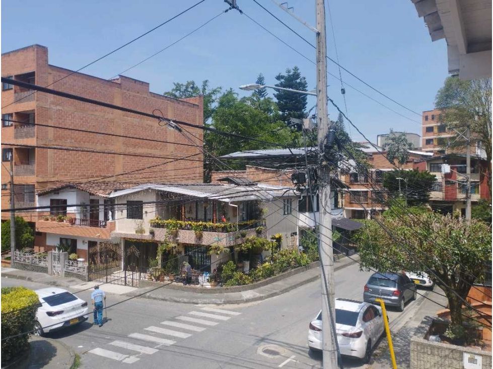 Casa en arriendo Antioquia Envigado La Paz 160 m2 Habitaciones 5 Baños 3 Garajes 0 Precio $3300000