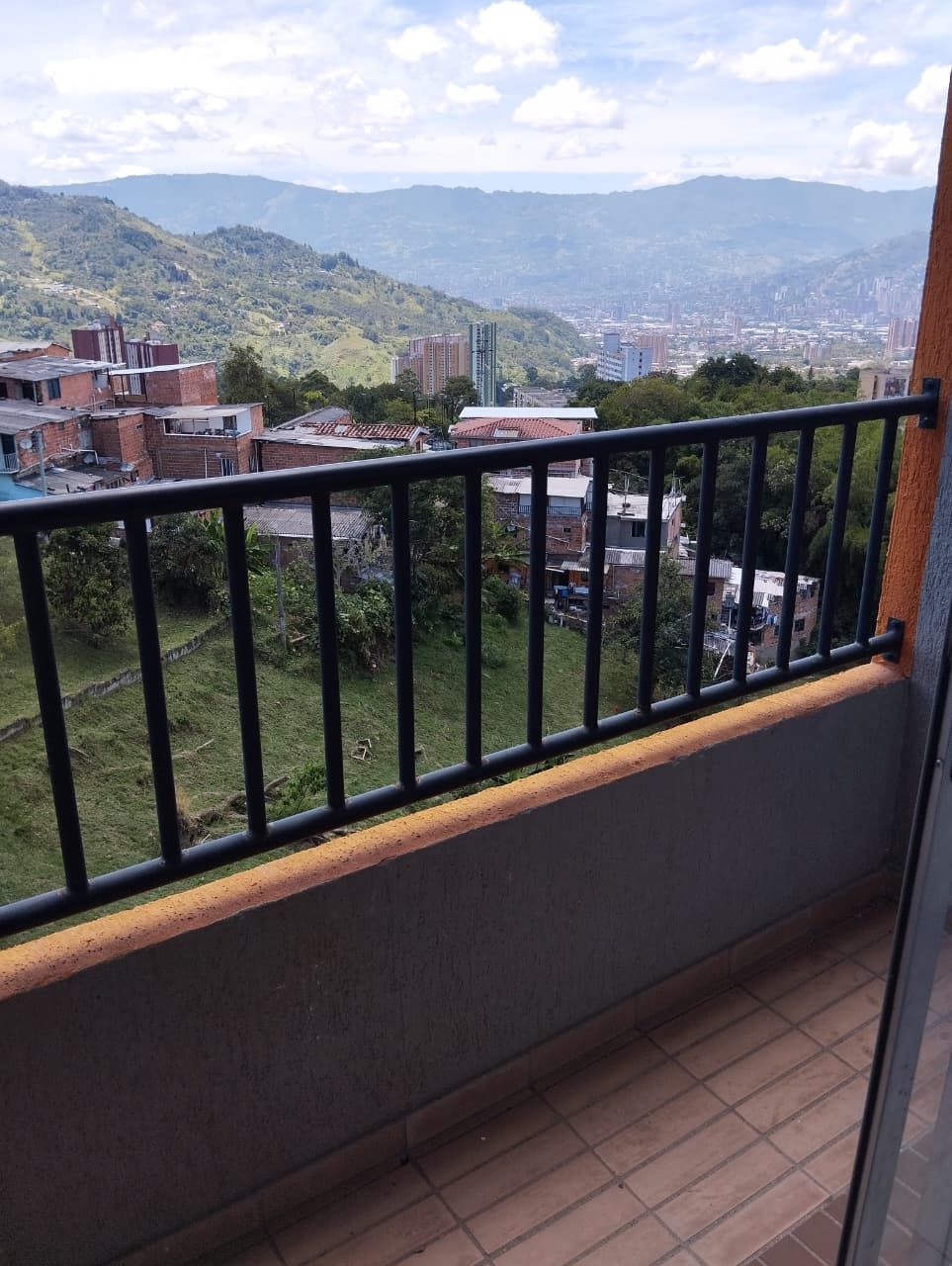 Apartamento en arriendo Antioquia Medellín Naranjitos 60 m2 Habitaciones 2 Baños 2 Garajes 0 Precio $1400000