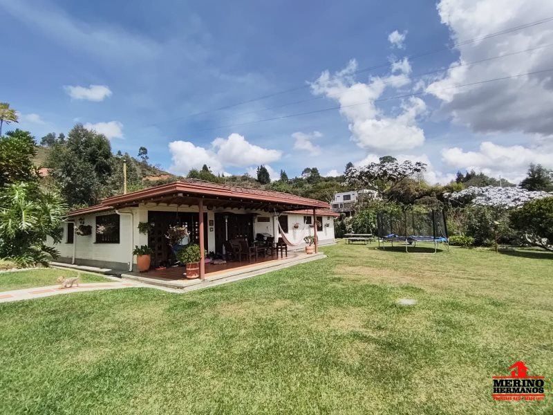 Casa Campestre en arriendo Antioquia Guarne Centro 300 m2 Habitaciones 3 Baños 3 Garajes 0 Precio $6500000