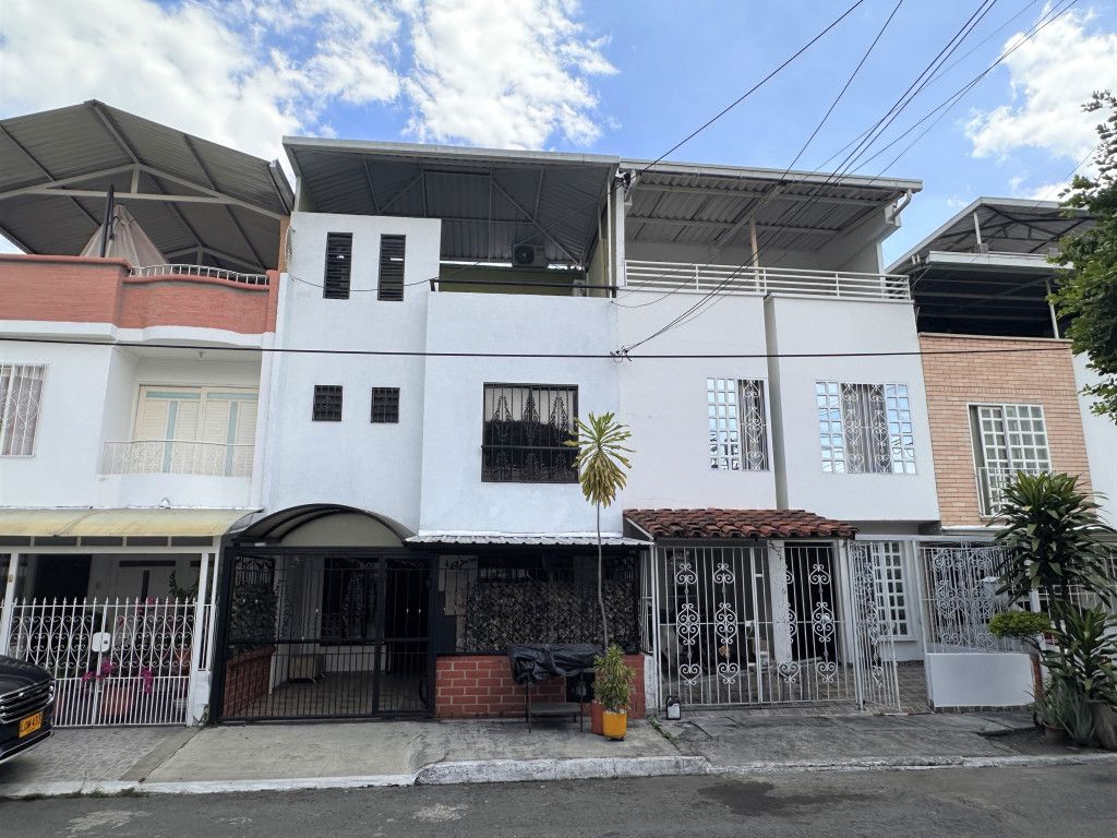 Casa en venta Valle Del Cauca Palmira Asd 134 m2 Habitaciones 4 Baños 4 Garajes 1 Precio $398000000