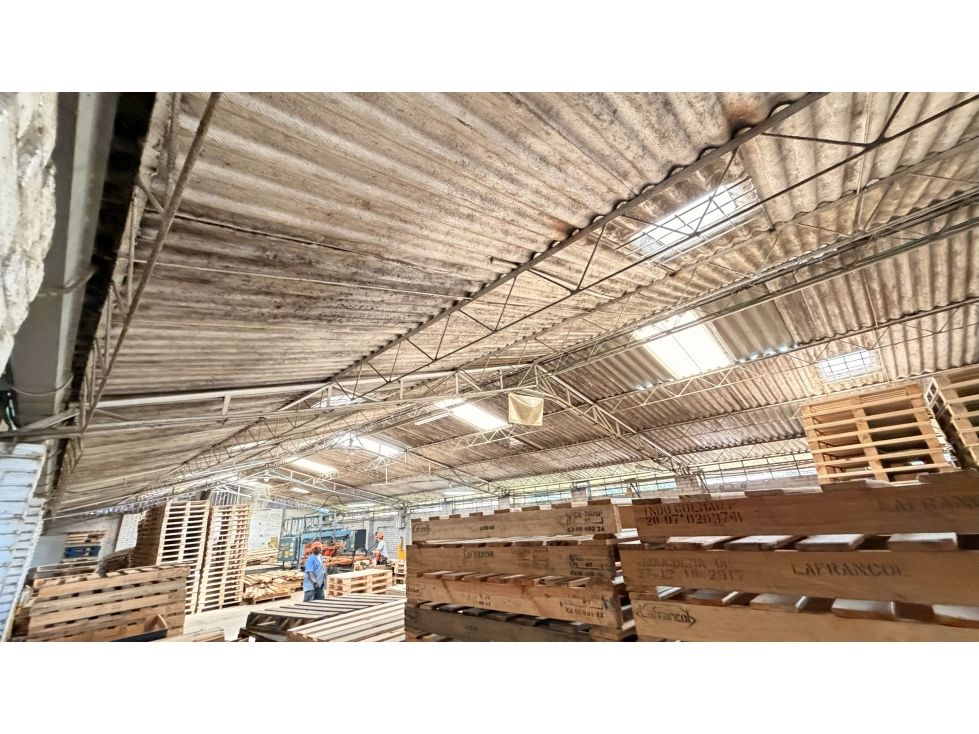 Bodega en venta Valle Del Cauca Yumbo Zona Industrial 2455 m2 Habitaciones 0 Baños 3 Garajes 7 Precio $1600000000
