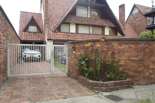 Casa en venta Cundinamarca Bogotá San José Del Prado 243 m2 Habitaciones 4 Baños 3 Garajes 5 Precio $1250000000