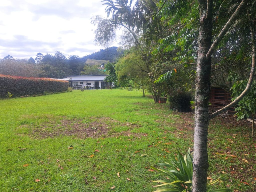Finca en venta Antioquia La Ceja La Ceja 190 m2 Habitaciones 4 Baños 5 Garajes 1 Precio $2800000000