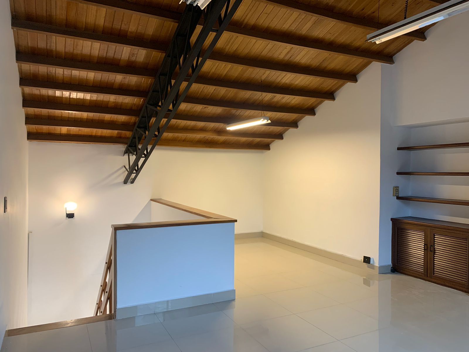 Oficina en arriendo Antioquia Medellín Bosques De Zuñiga 90 m2 Habitaciones 0 Baños 1 Garajes 0 Precio $7400000
