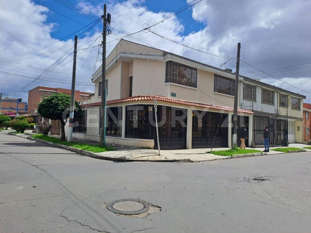 Casa en venta Cundinamarca Bogotá Bosque De Modelia 250 m2 Habitaciones 3 Baños 2 Garajes 1 Precio $1100000000