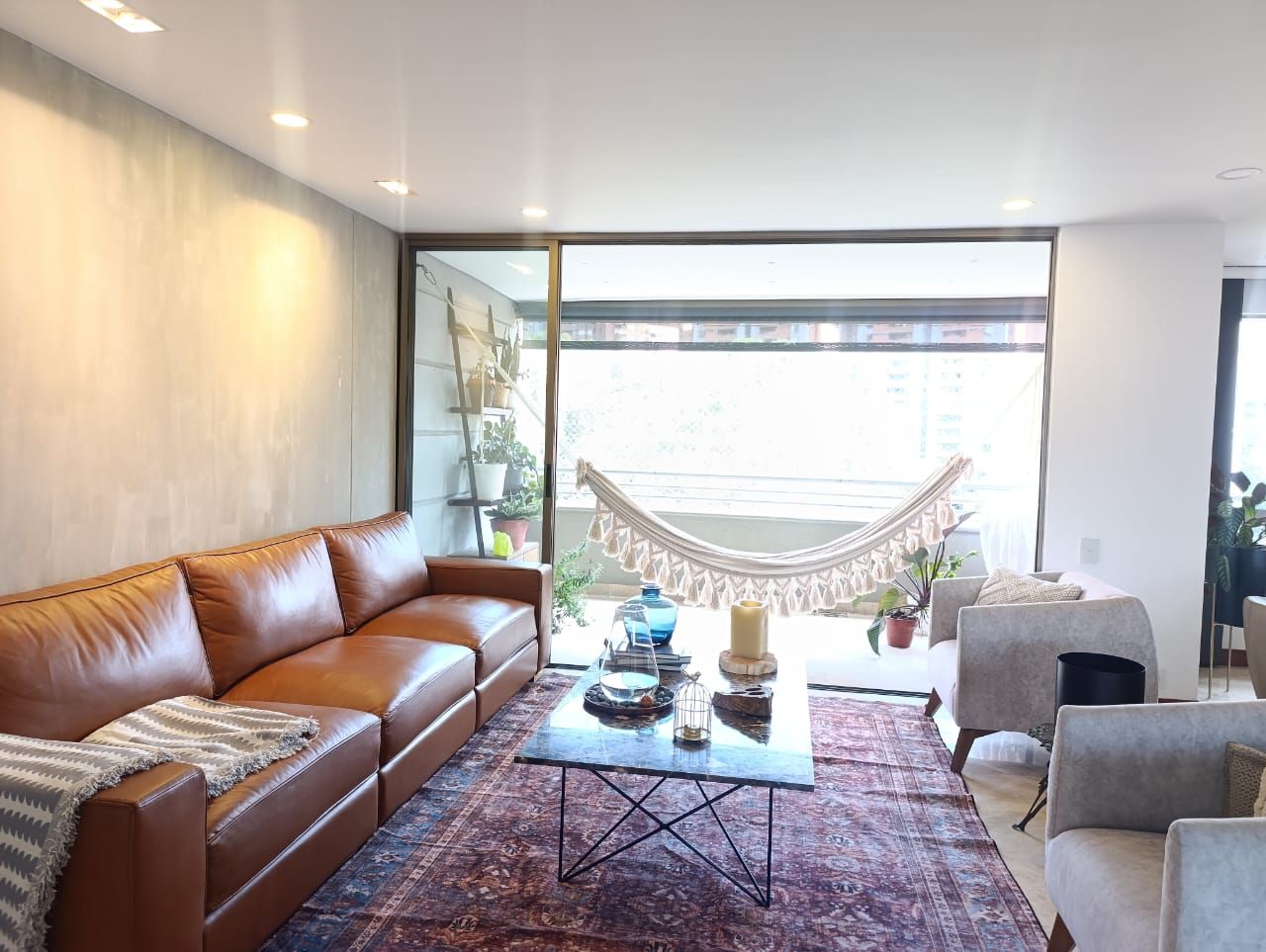 Apartamento en arriendo Antioquia Medellín La Florida 200 m2 Habitaciones 2 Baños 4 Garajes 2 Precio $9000000
