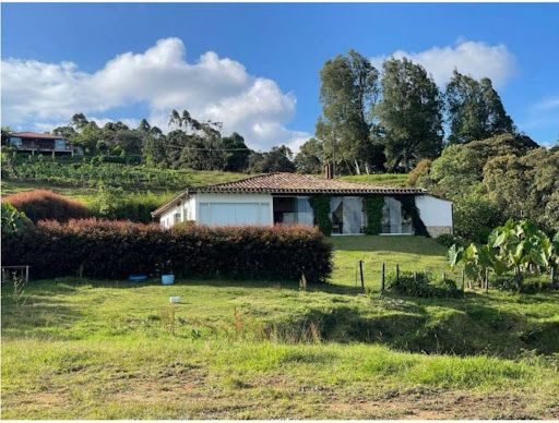 Casa en venta Antioquia Rionegro Rionegro 390 m2 Habitaciones 4 Baños 4 Garajes 4 Precio $2600000000