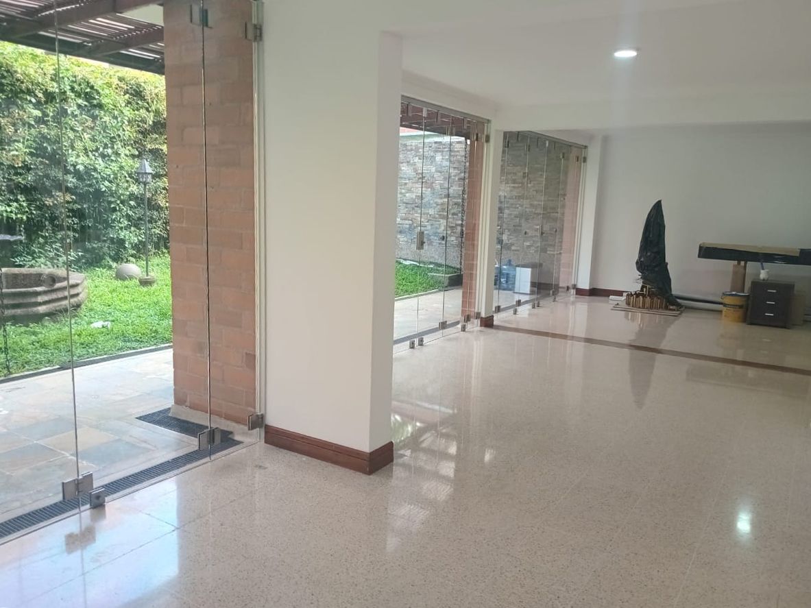 Casa en arriendo Antioquia Medellín Los Naranjos 305 m2 Habitaciones 4 Baños 4 Garajes 2 Precio $12200000