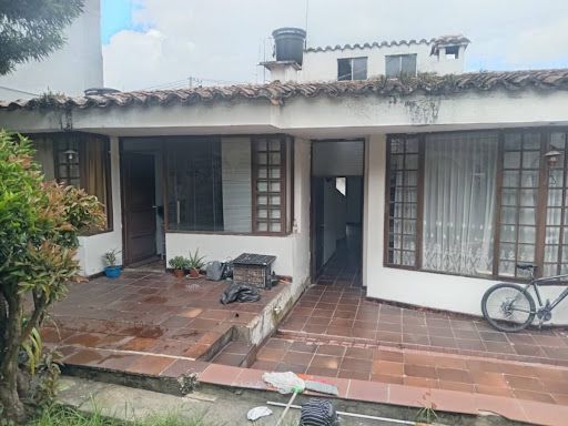 Casa en venta Cundinamarca Bogotá Niza Norte 399 m2 Habitaciones 4 Baños 5 Garajes 2 Precio $1880000000