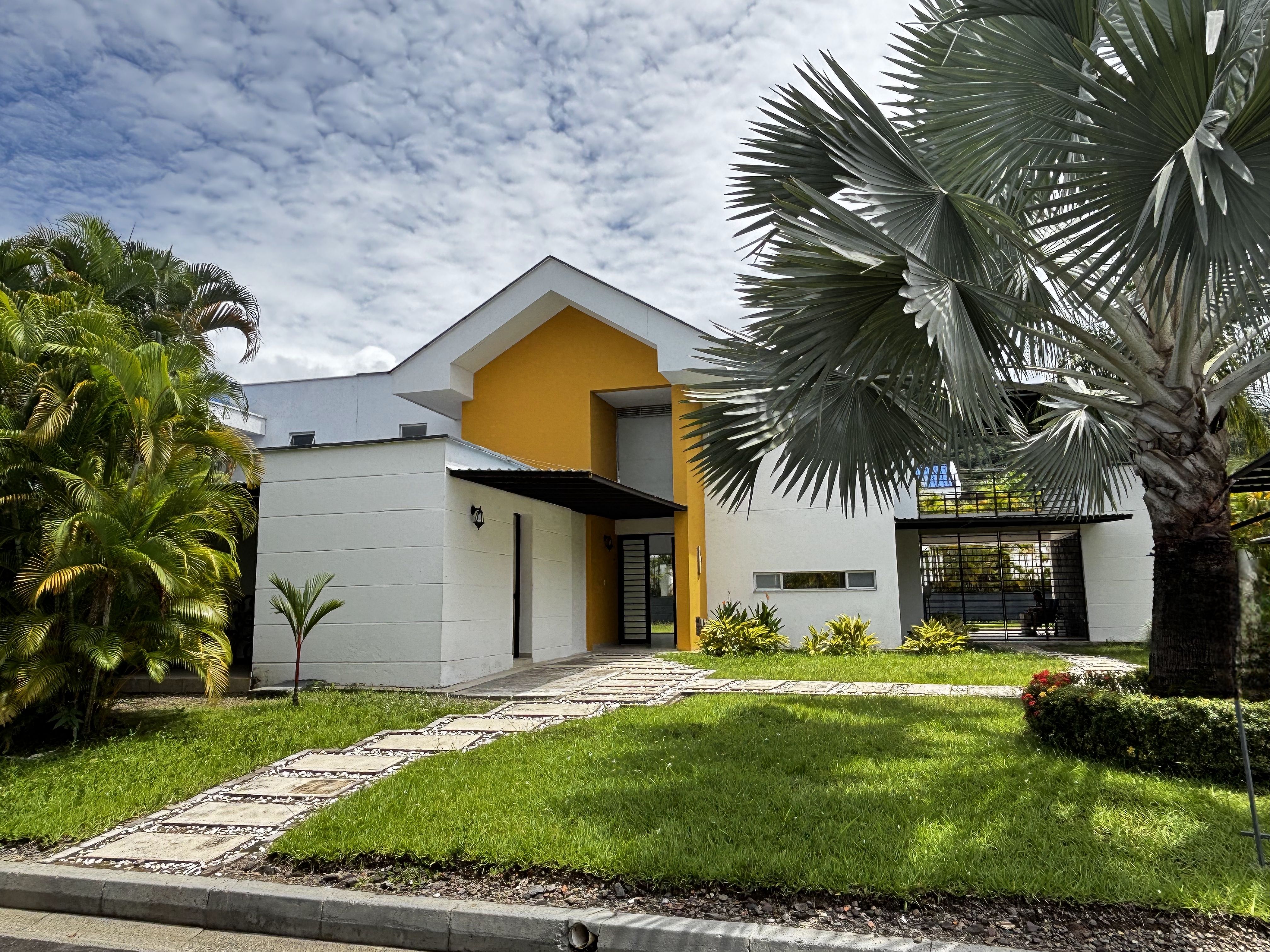 Casa en venta Meta Restrepo La Vega 235 m2 Habitaciones 4 Baños 4 Garajes 3 Precio $1190000000