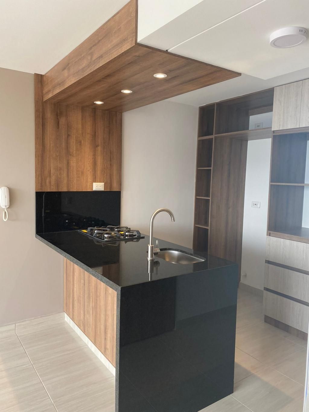 Apartaestudio en arriendo Valle Del Cauca Cali Urbanización La Flora 40 m2 Habitaciones 1 Baños 1 Garajes 0 Precio $1600000