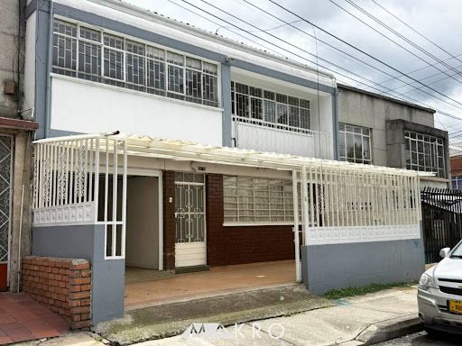 Casa en venta Cundinamarca Bogotá San Miguel 223 m2 Habitaciones 3 Baños 3 Garajes 1 Precio $1200000000