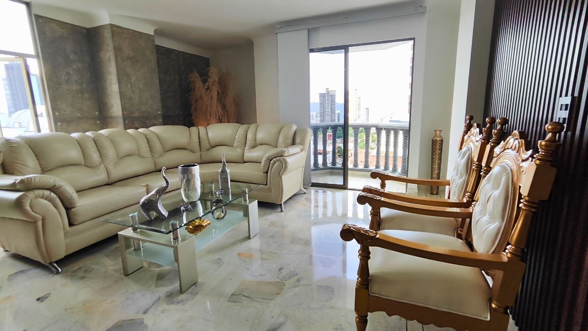 Apartamento en venta Santander Bucaramanga El Prado 240 m2 Habitaciones 4 Baños 5 Garajes 2 Precio $1100000000