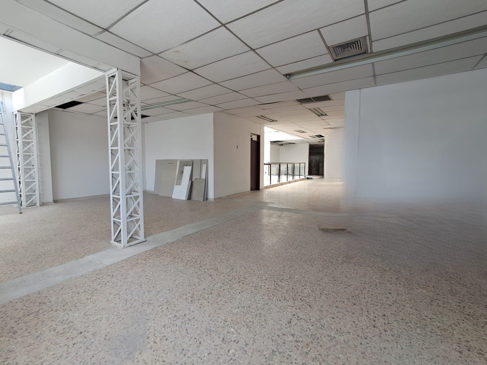 Local en arriendo Risaralda Pereira Sector Plaza De Bolivar 250 m2 Habitaciones 0 Baños 2 Garajes 0 Precio $10500000