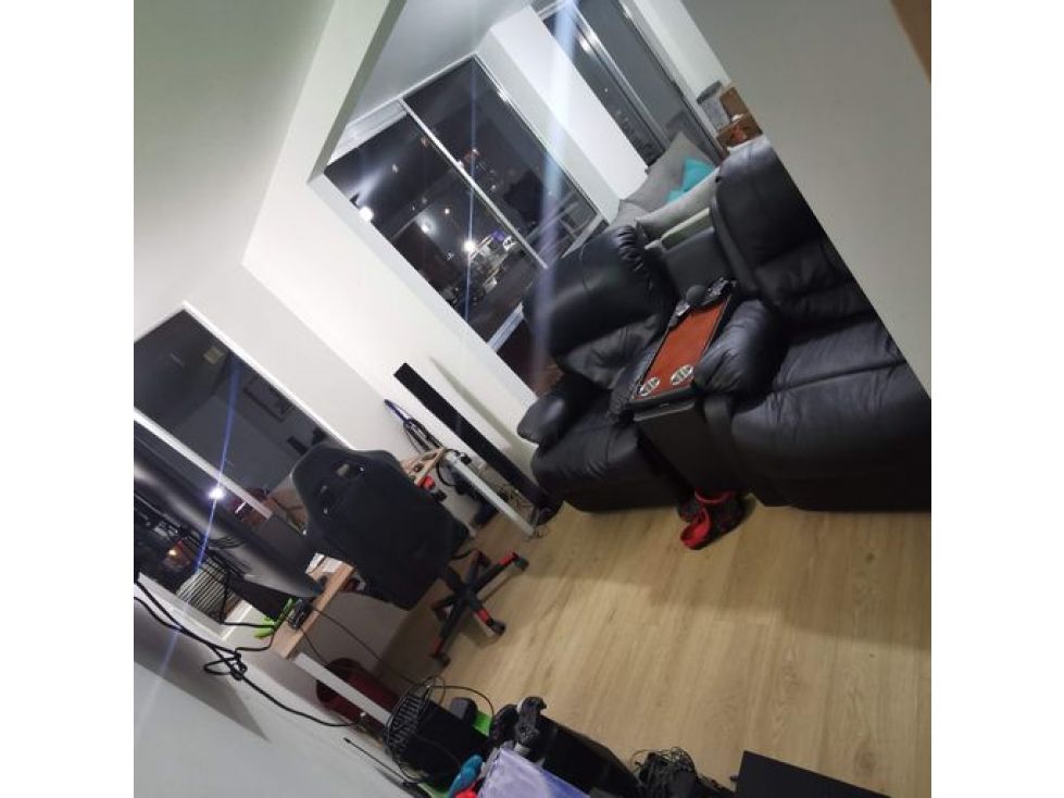 Apartamento en venta Cundinamarca Bogotá El Dorado 56 m2 Habitaciones 2 Baños 2 Garajes 1 Precio $300000000