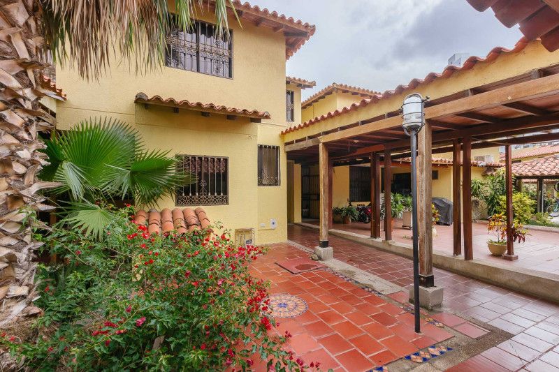 Casa en arriendo Magdalena Santa Marta Bavaria 160 m2 Habitaciones 3 Baños 3 Garajes 2 Precio $3975000