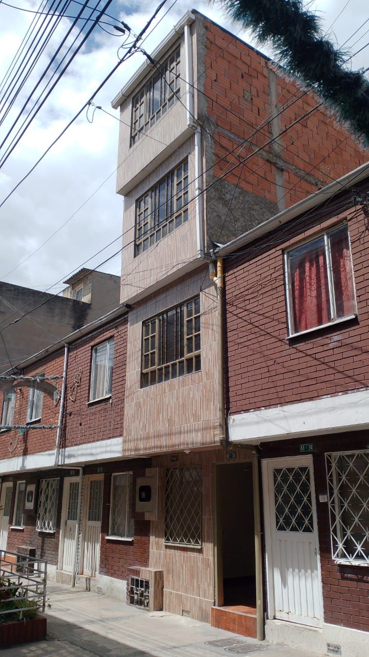 Casa en venta Cundinamarca Bogotá Ub Atlanta 132 m2 Habitaciones 5 Baños 4 Garajes 0 Precio $270000000