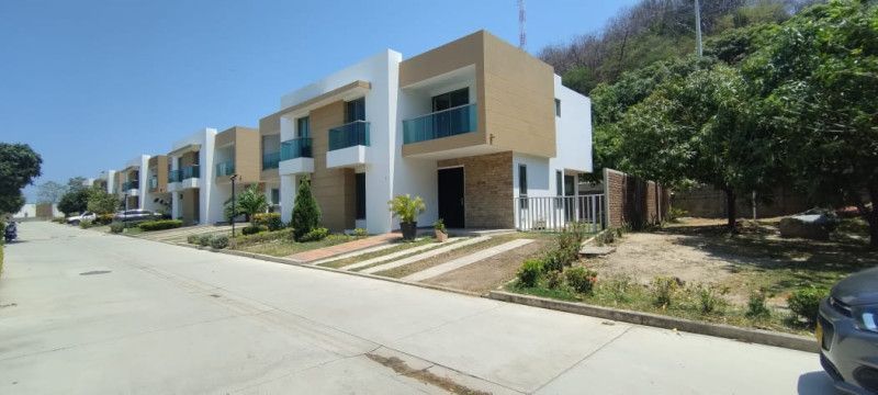 Casa en arriendo Magdalena Santa Marta Santa Marta 200 m2 Habitaciones 4 Baños 5 Garajes 2 Precio $4550000