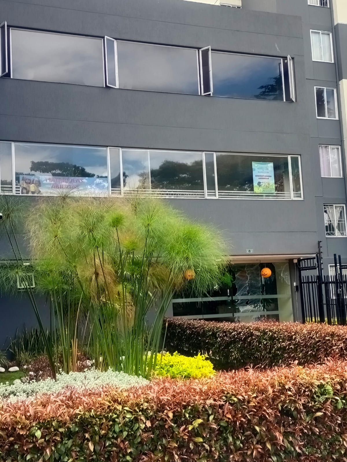 Apartamento en venta Cundinamarca Bogotá Cjr Parque Central Salitre Eta Ii 57 m2 Habitaciones 3 Baños 2 Garajes 1 Precio $405000000