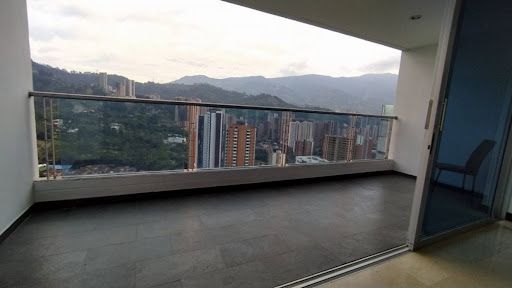 Apartamento en arriendo Antioquia Sabaneta Holanda 115 m2 Habitaciones 2 Baños 3 Garajes 1 Precio $3550000