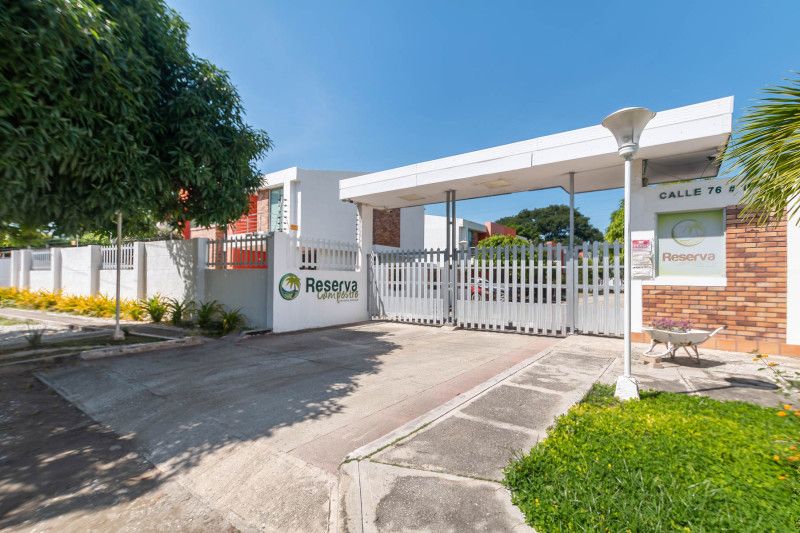 Casa en venta Magdalena Santa Marta Zona Industrial 193 m2 Habitaciones 7 Baños 5 Garajes 2 Precio $680000000