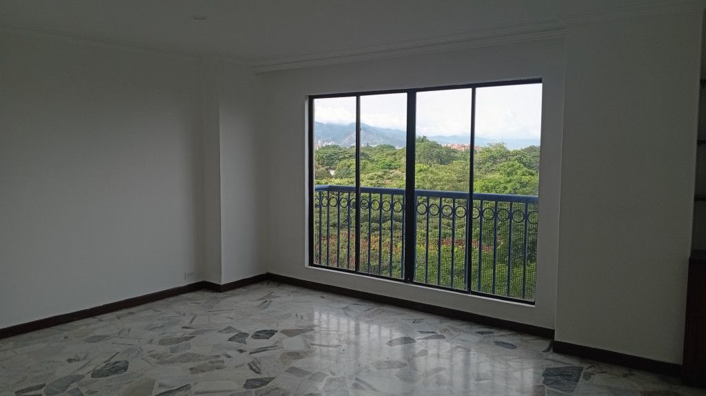 Apartamento en arriendo Valle Del Cauca Cali Urbanización Ciudad Jardín 77 m2 Habitaciones 3 Baños 3 Garajes 2 Precio $2350000