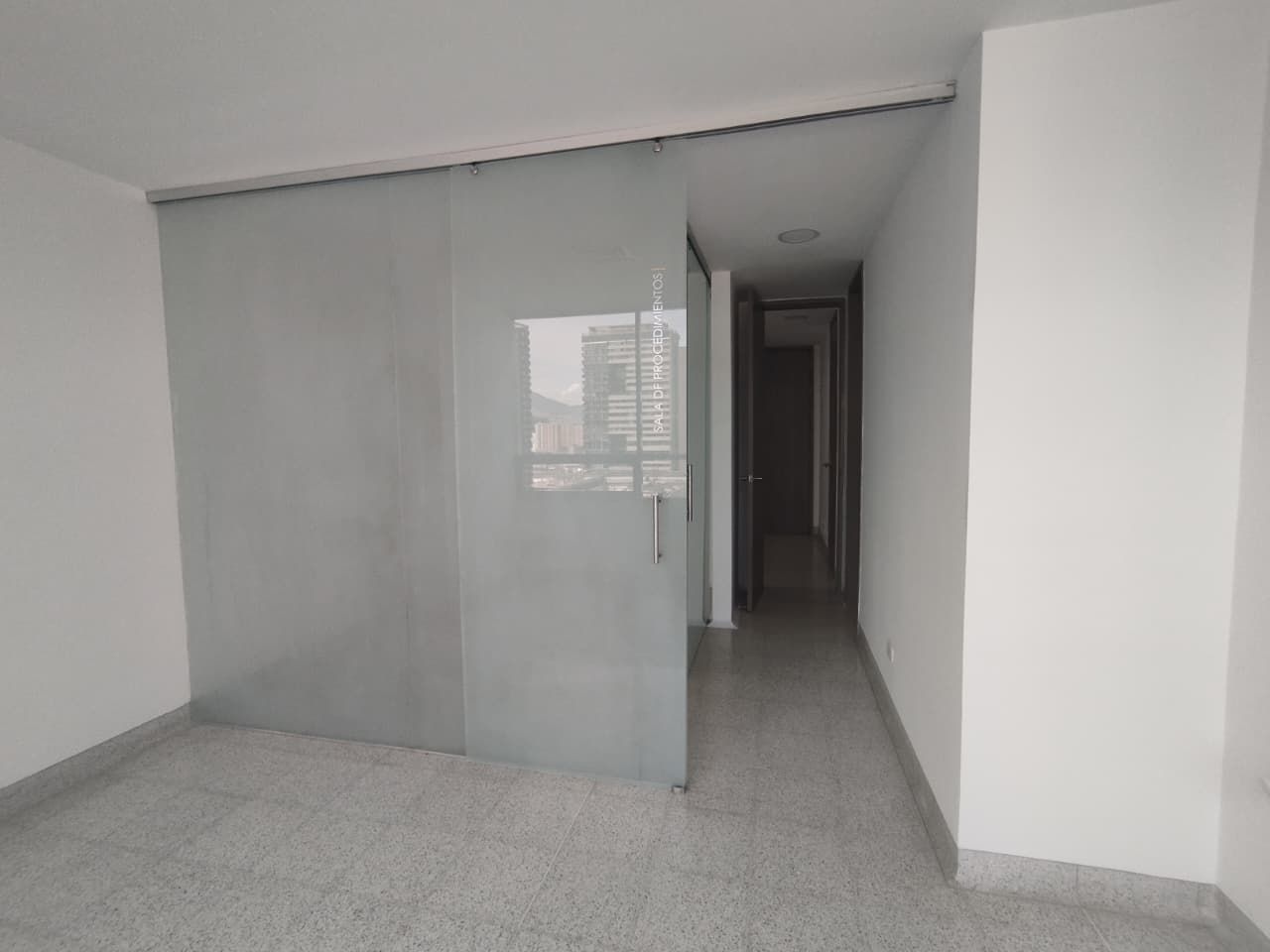 Consultorio en arriendo Antioquia Medellín Simesa 33 m2 Habitaciones 0 Baños 1 Garajes 1 Precio $4300000