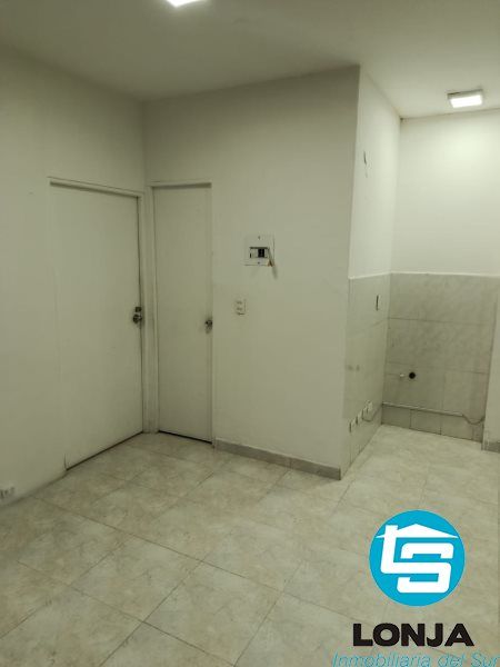 Local en arriendo o venta Antioquia Itagüí Centro 10 m2 Habitaciones 0 Baños 1 Garajes 0 Precio venta $280000000 Precio arriendo $900000