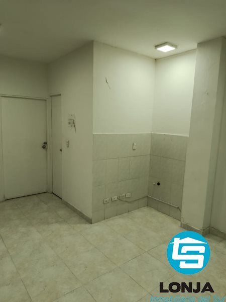 Local en arriendo Antioquia Itagüí Centro 10 m2 Habitaciones 0 Baños 1 Garajes 0 Precio $900000
