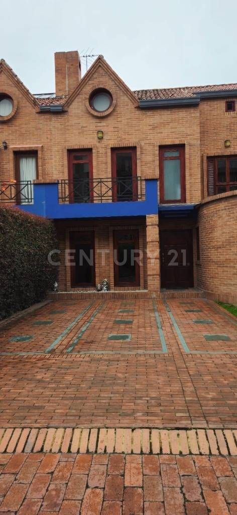 Casa en venta Cundinamarca Chía Cr Los Nogales 240 m2 Habitaciones 4 Baños 4 Garajes 3 Precio $850000000