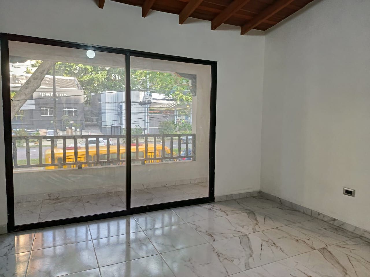 Oficina en arriendo Antioquia Medellín La Aguacatala 45 m2 Habitaciones 0 Baños 1 Garajes 0 Precio $2380000