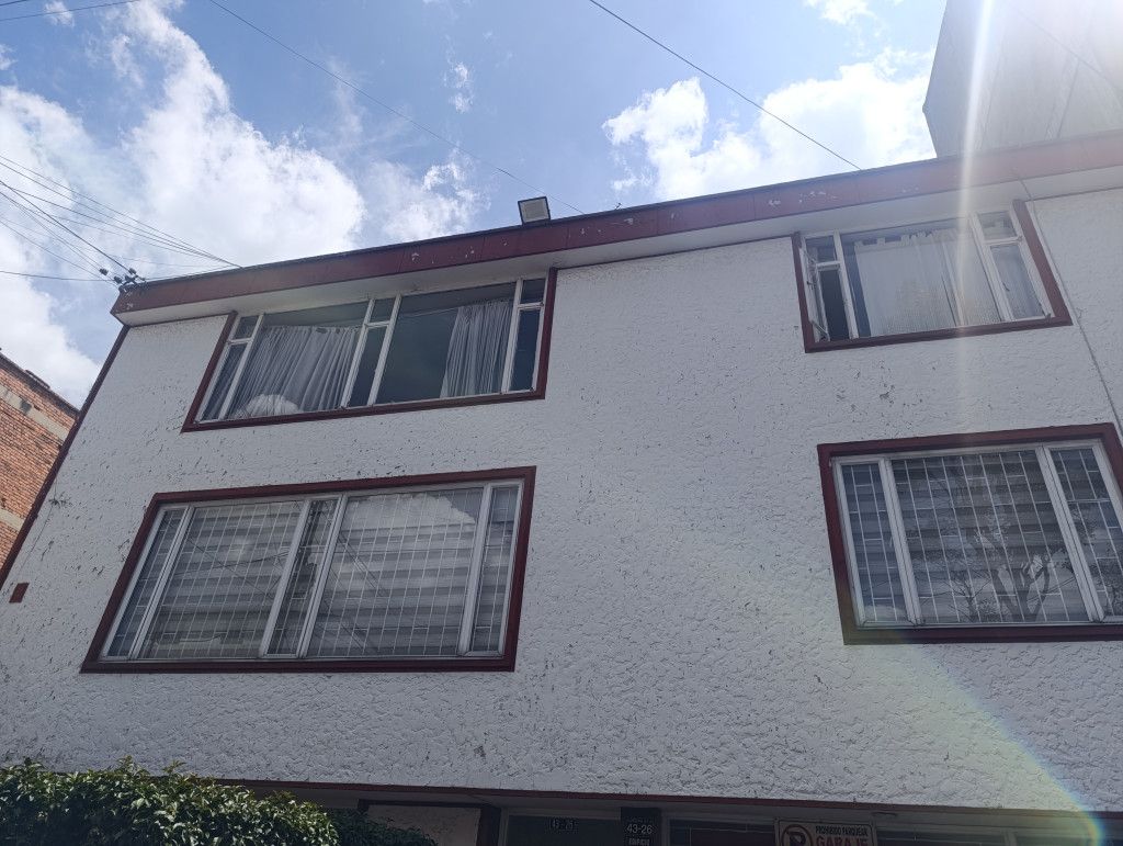 Apartamento en venta Cundinamarca Bogotá La Soledad 102 m2 Habitaciones 3 Baños 2 Garajes 2 Precio $650000000