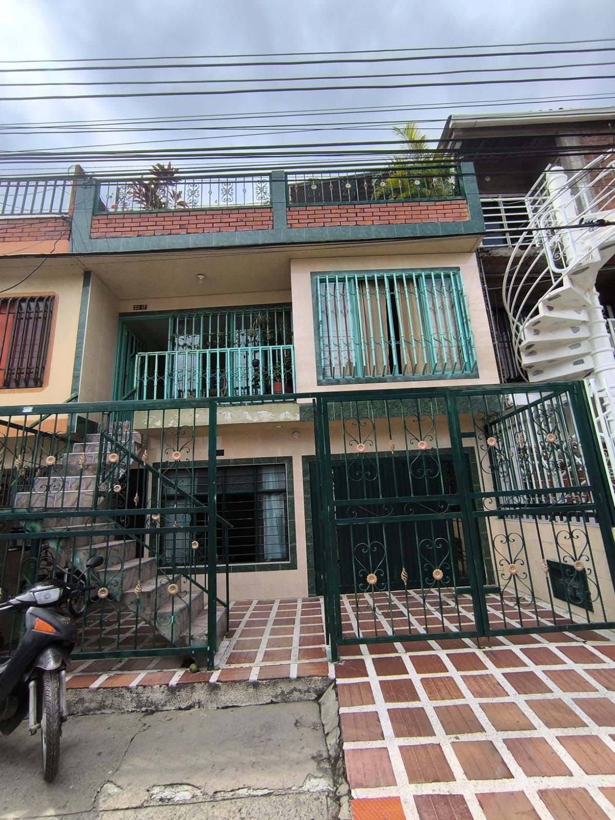Casa en venta Valle Del Cauca Cali San Carlos 260 m2 Habitaciones 6 Baños 3 Garajes 0 Precio $275000000
