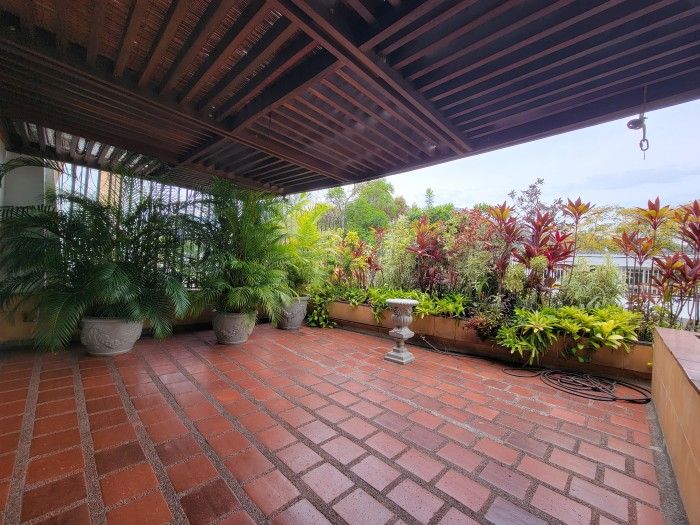 Casa en venta Valle Del Cauca Cali Arboledas 324 m2 Habitaciones 4 Baños 4 Garajes 2 Precio $1300000000