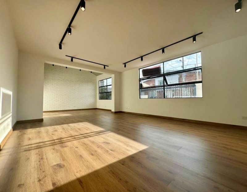 Oficina en arriendo Cundinamarca Bogotá Polo Club 280 m2 Habitaciones 0 Baños 7 Garajes 2 Precio $15500000