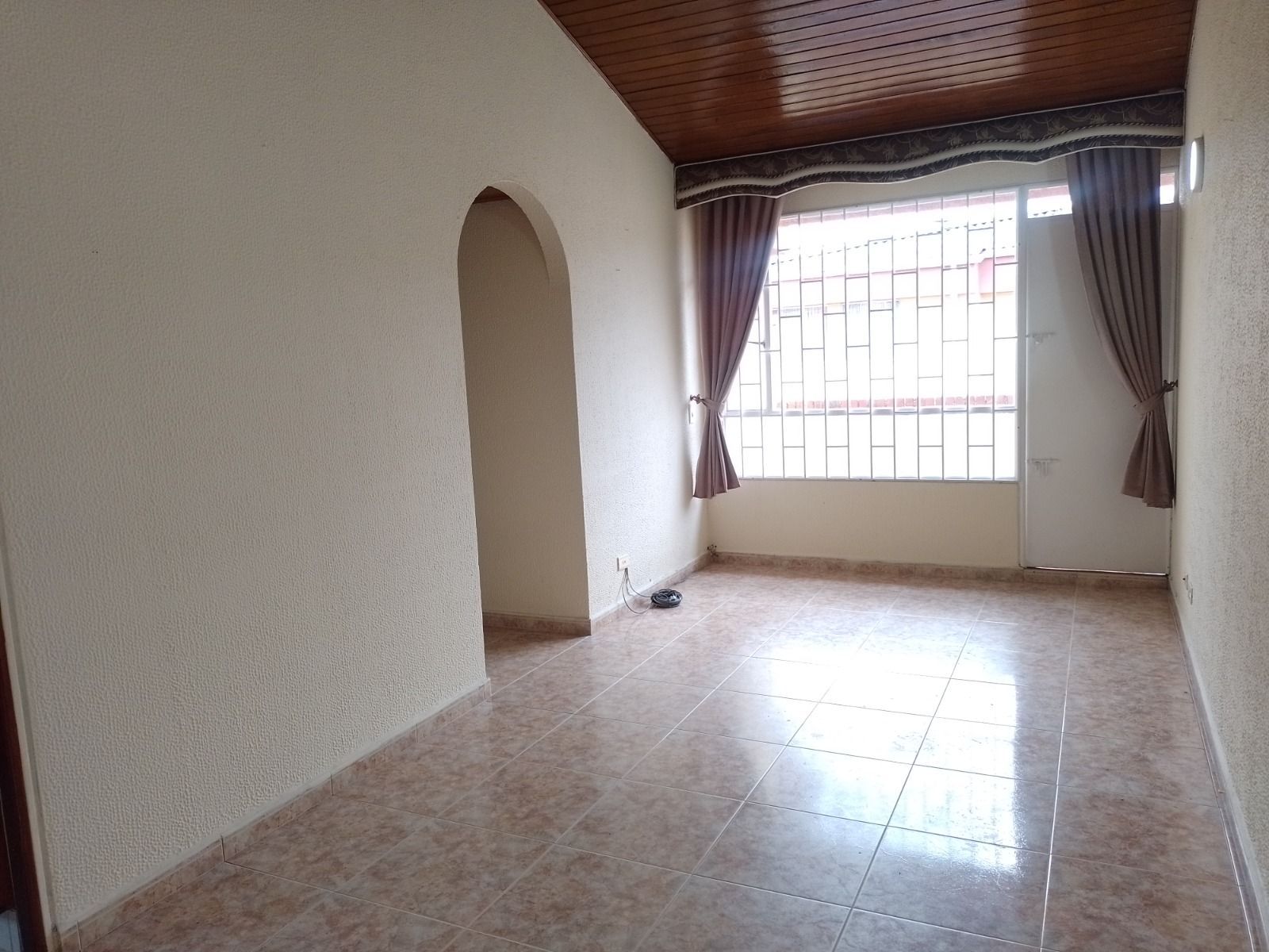 Apartamento en arriendo Cundinamarca Bogotá Cjr Portal De Techo 2 65 m2 Habitaciones 3 Baños 1 Garajes 1 Precio $1750000