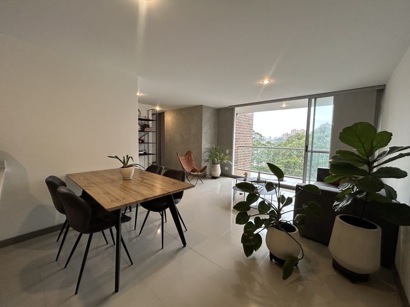 Apartamento en arriendo Antioquia Envigado El Esmeraldal 90 m2 Habitaciones 3 Baños 2 Garajes 2 Precio $5000000