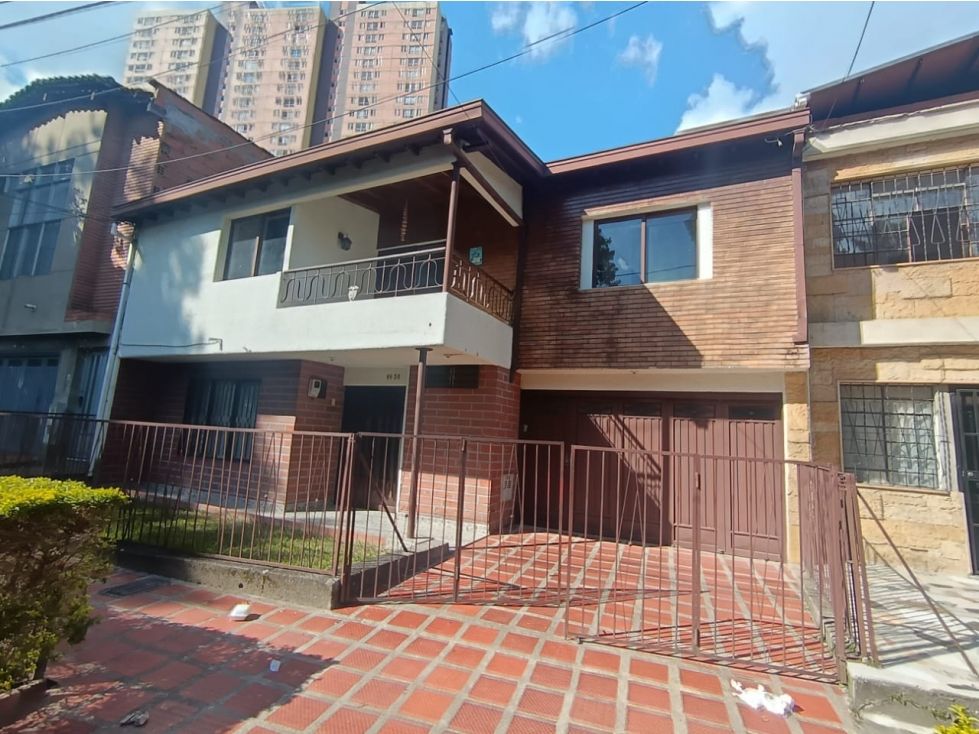 Apartamento en arriendo Antioquia Medellín San Javier No2 280 m2 Habitaciones 6 Baños 2 Garajes 1 Precio $3500000