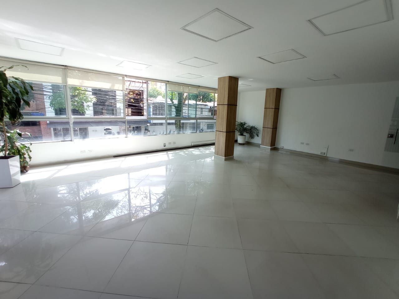 Oficina en arriendo Antioquia Medellín Suramericana 84 m2 Habitaciones 0 Baños 0 Garajes 0 Precio $5950000