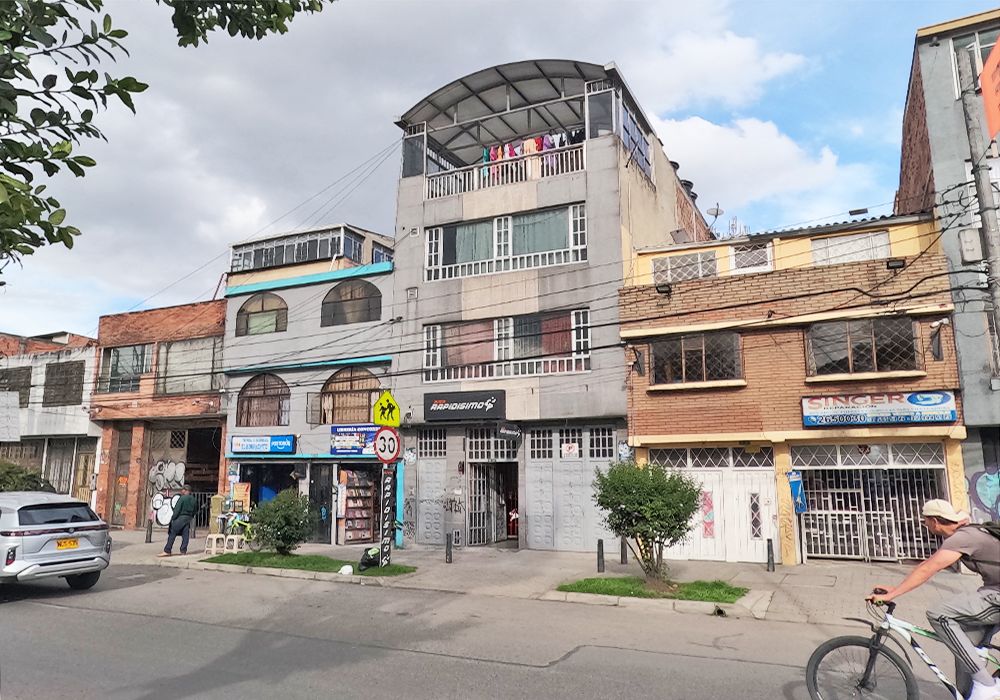 Local en arriendo Cundinamarca Bogotá Bogotá 100 m2 Habitaciones 0 Baños 2 Garajes 0 Precio $3500000