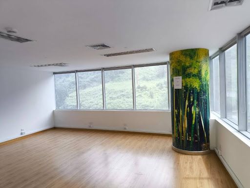 Oficina en arriendo o venta Antioquia Medellín San Diego 50 m2 Habitaciones 0 Baños 1 Garajes 3 Precio venta $650000000 Precio arriendo $4500000