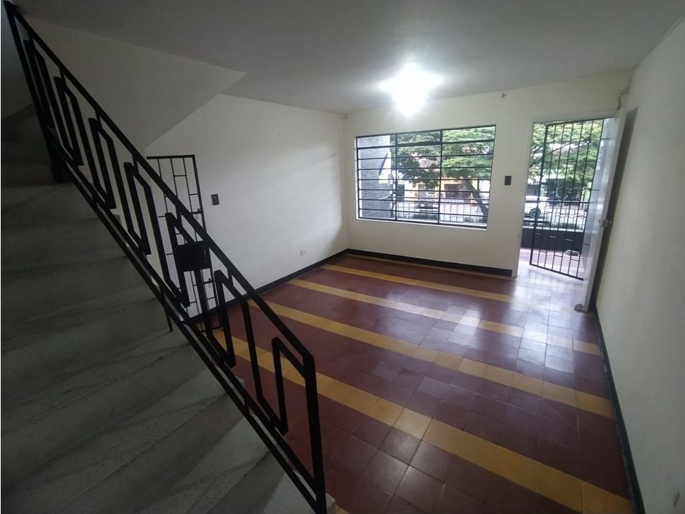 Casa en arriendo Antioquia Medellín Los Pinos 160 m2 Habitaciones 2 Baños 2 Garajes 0 Precio $1800000