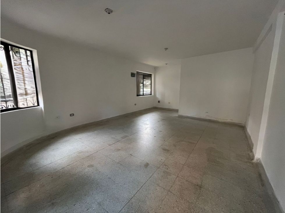 Local en arriendo Antioquia Envigado Bucarest 35 m2 Habitaciones 0 Baños 1 Garajes 0 Precio $2600000