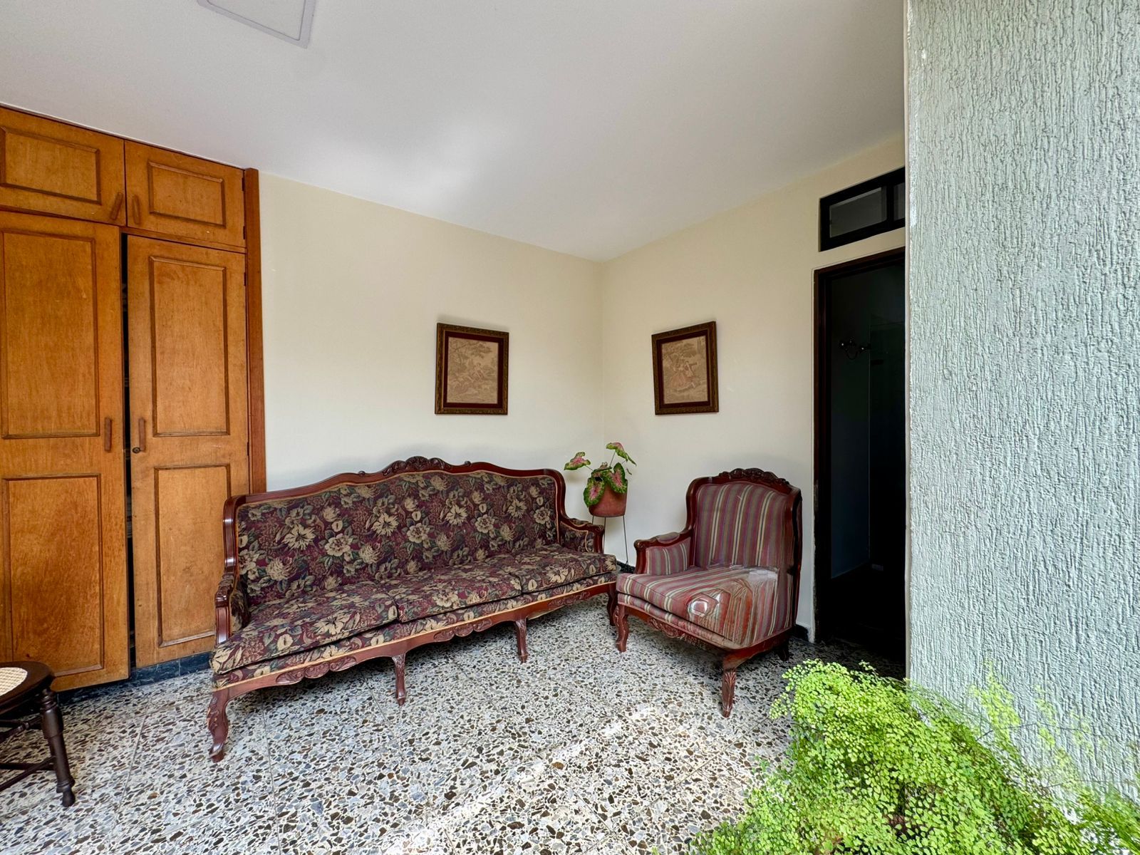 Casa en venta Valle Del Cauca Cali Urbanización La Flora 258 m2 Habitaciones 4 Baños 2 Garajes 2 Precio $650000000