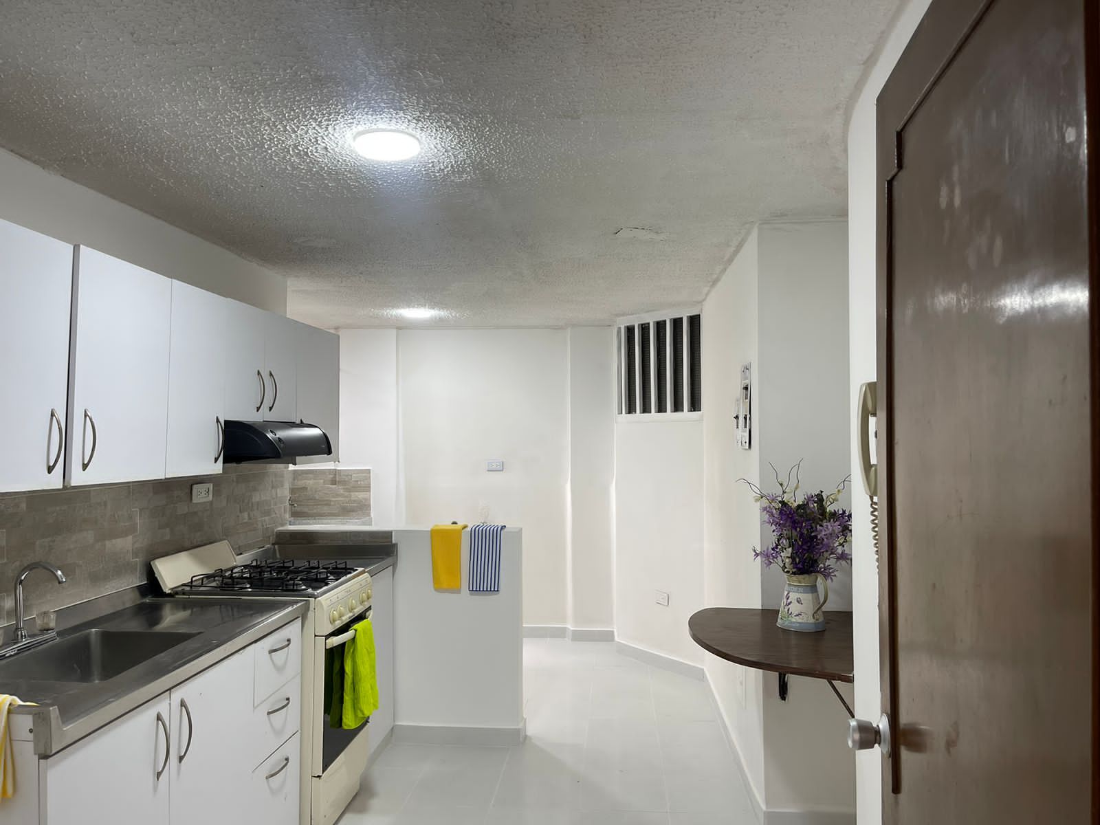 Apartamento en arriendo Cundinamarca Bogotá La Esmeralda 90 m2 Habitaciones 3 Baños 2 Garajes 1 Precio $3432000