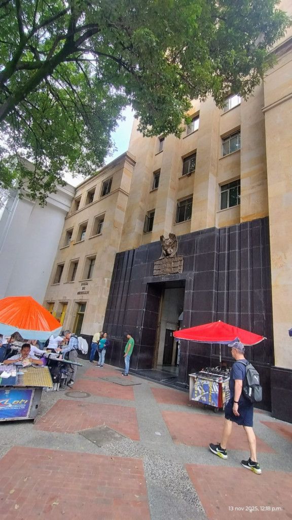 Local en arriendo Antioquia Medellín Miranda 17 m2 Habitaciones 0 Baños 0 Garajes 0 Precio $1900000