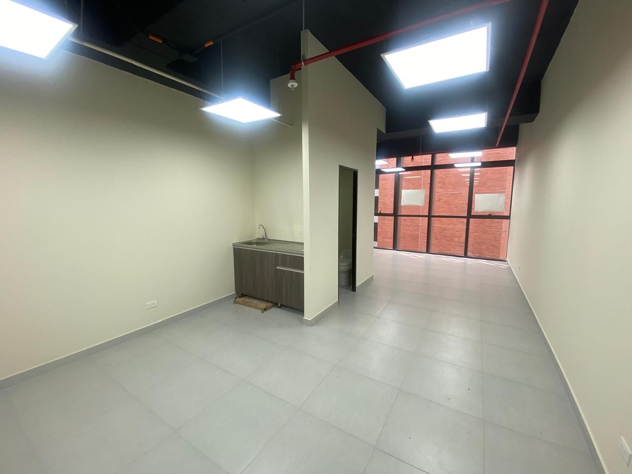 Oficina en arriendo Antioquia Medellín Altos Del Poblado 36 m2 Habitaciones 0 Baños 1 Garajes 1 Precio $3650000