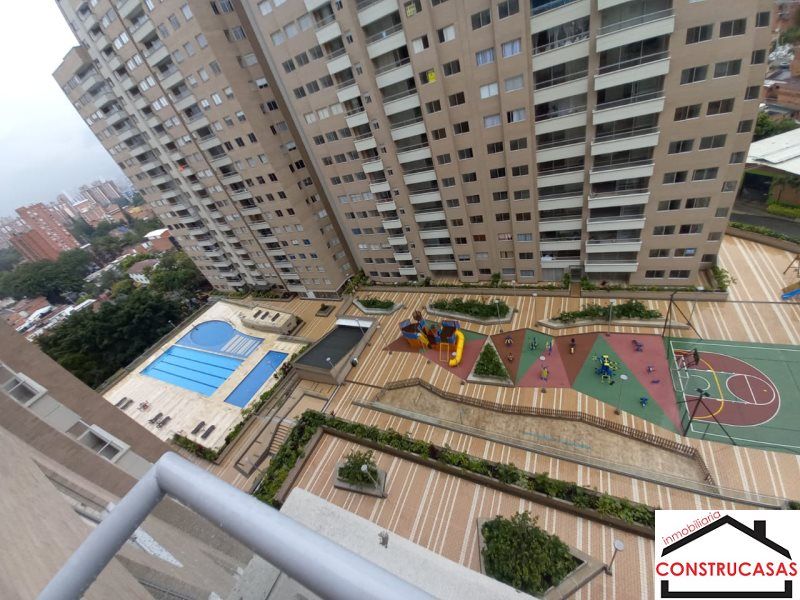 Apartamento en arriendo Antioquia Medellín Sucre 1000 m2 Habitaciones 4 Baños 2 Garajes 2 Precio $4300000